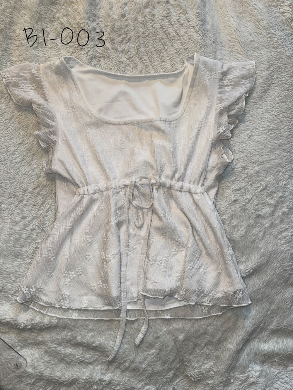 White Floral Textured Drawstring Flutter-Sleeve Top - Picture 1 of 3